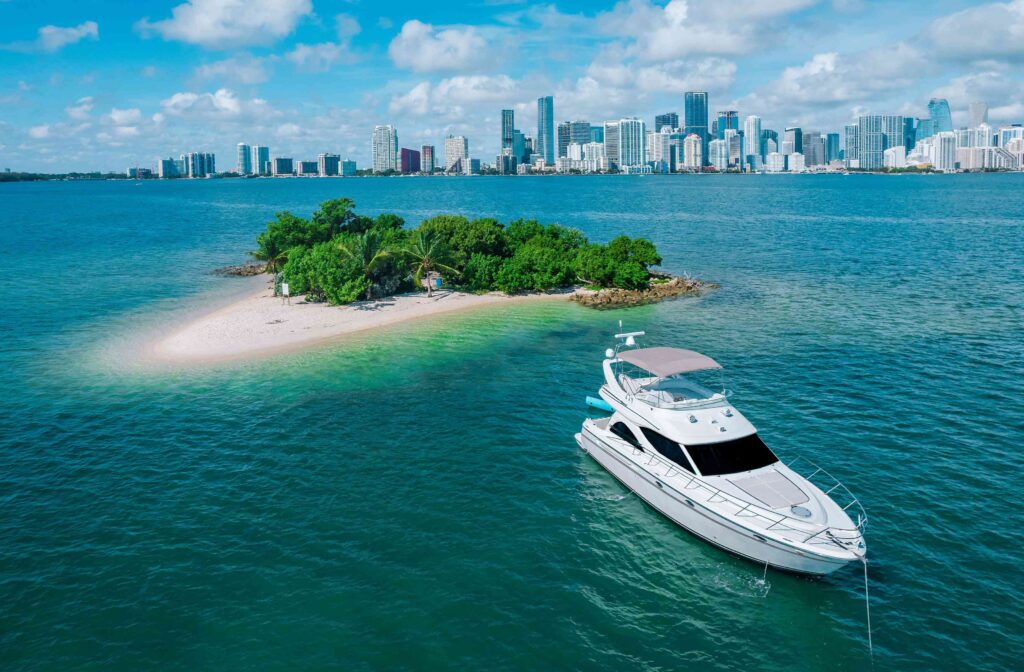 Lugares para visitar al alquilar un bote en Miami